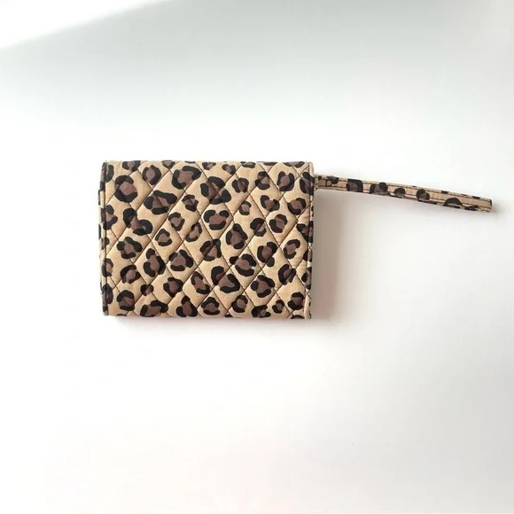 Vera Bradley Your Turn Smartphone Wristlet Leopard - Picture 3 of 5